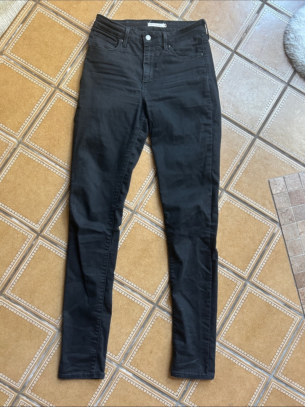 Levi's 721 High-Rise Skinny Jeans in Black
